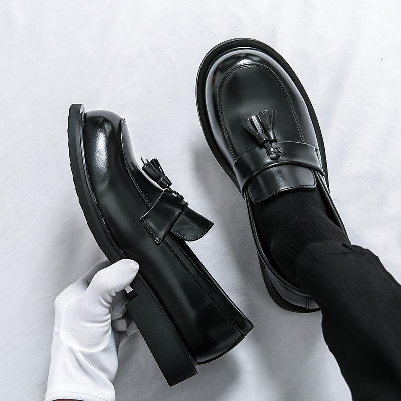 Черные туфли из кожи в стиле business casual с большой головой, мужские, корейская версия, лоферы на платформе с кисточками, мужские туфли из маленькой кожи для ночного клуба, увеличивающие рост