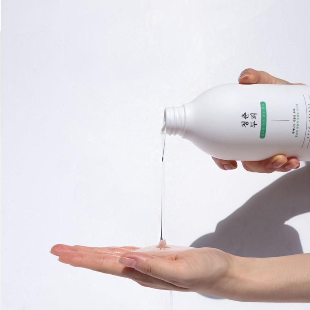 Охлаждающий шампунь для кожи головы Youth Scalp с ароматом мускуса, 500 мл, 1 шт.
