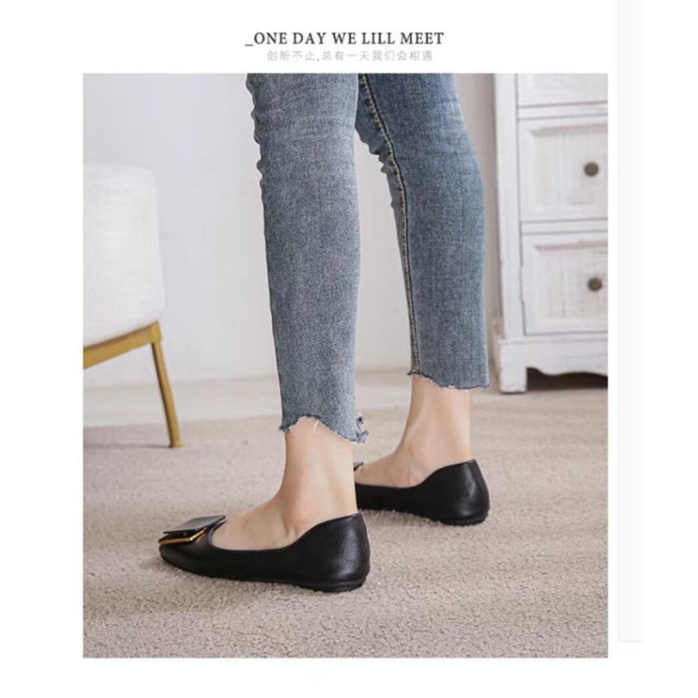 Flat Sole Single Shoes for Women with Small Leather Solid