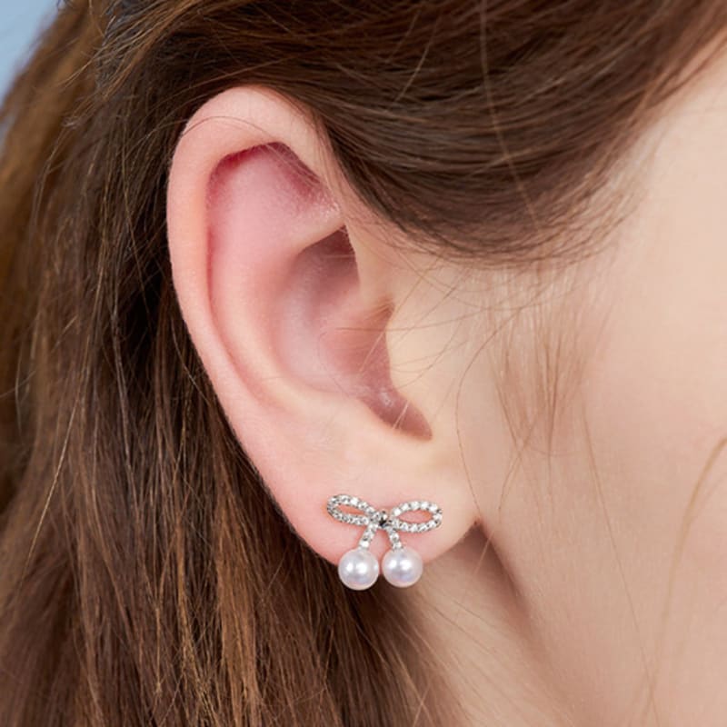 ENGBROX cherry pearl earring