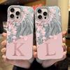 Чехлы для телефонов с буквами от A до Z для Apple iPhone 16 15 14 13 Pro Max 14plus 15plus 16plus Обложка Розовые цветы Силиконовый Прозрачный Fundas Бампер