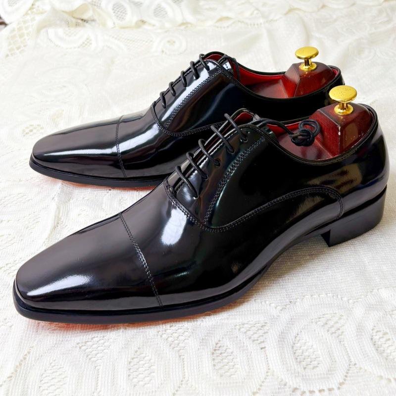 Мужские туфли оксфорды на шнуровке с квадратным носком и красной подошвой, увеличивающие рост, в деловом повседневном стиле, для свадеб, 2025