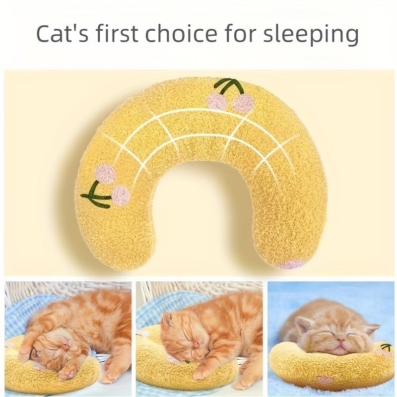 Super soft four-season pet pillow, arched design for neck support, suitable for small cats and dogs of different body types.