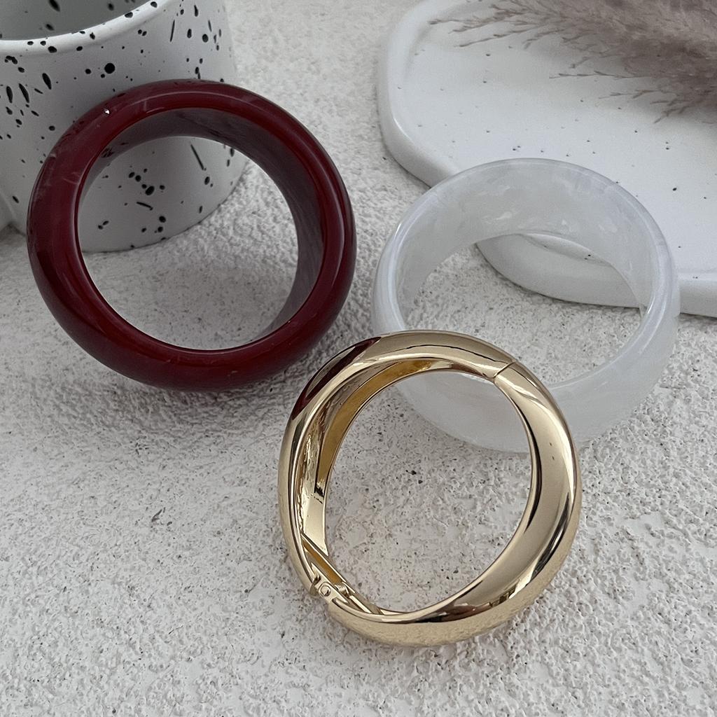 SHIXIN Fashion Thick Resin Acrylic Wide Bangles Bracelets for Women Vintage Irregular Geometric Charm Big Bangles Jewelry Gifts