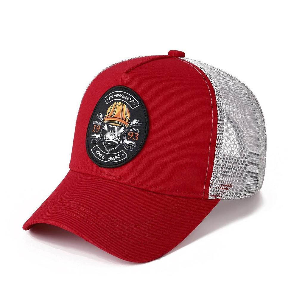 Унисекс летняя бейсболка с вышитой нашивкой