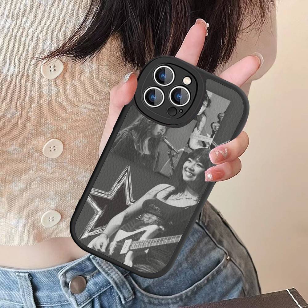 Singer B-Beabadoobee For IPhone 16 15 14 13 12 11 Pro Max Plus Leather Phone Case