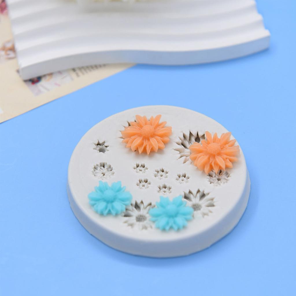 Silicone Chocolate Mold Daisy/Sunflower Shape Chocolate Candy Moulds Baking Tools Non-stick Silicone Material for Baking