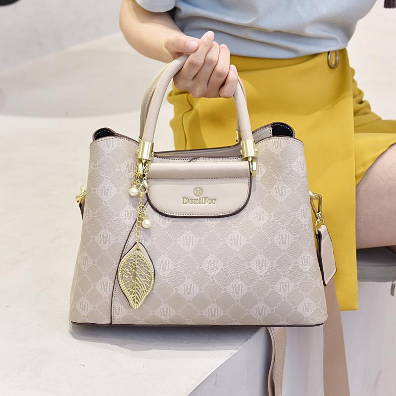 Manufacturer Large-capacity Handbag Women's 2025 New Fashion Commuter Shoulder Messenger Bag Versatile Women's Bag Women's Bag