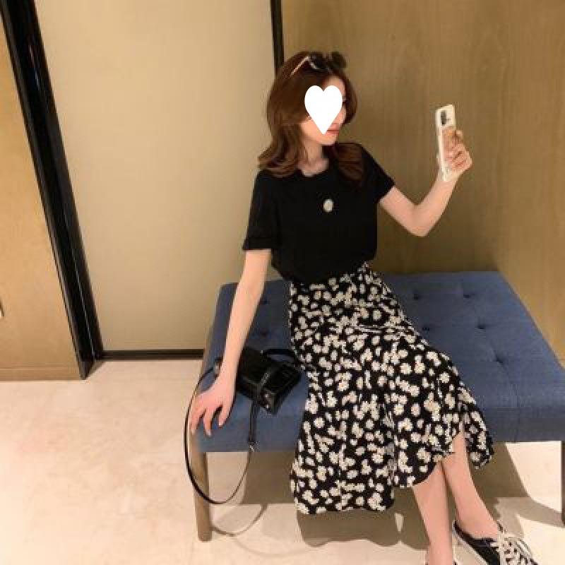 Стильный Костюм, Легкая и Элегантная Короткая Юбка, Очень Крутой, Омолаживающий и Стройнящий Комплект из Двух Предметов