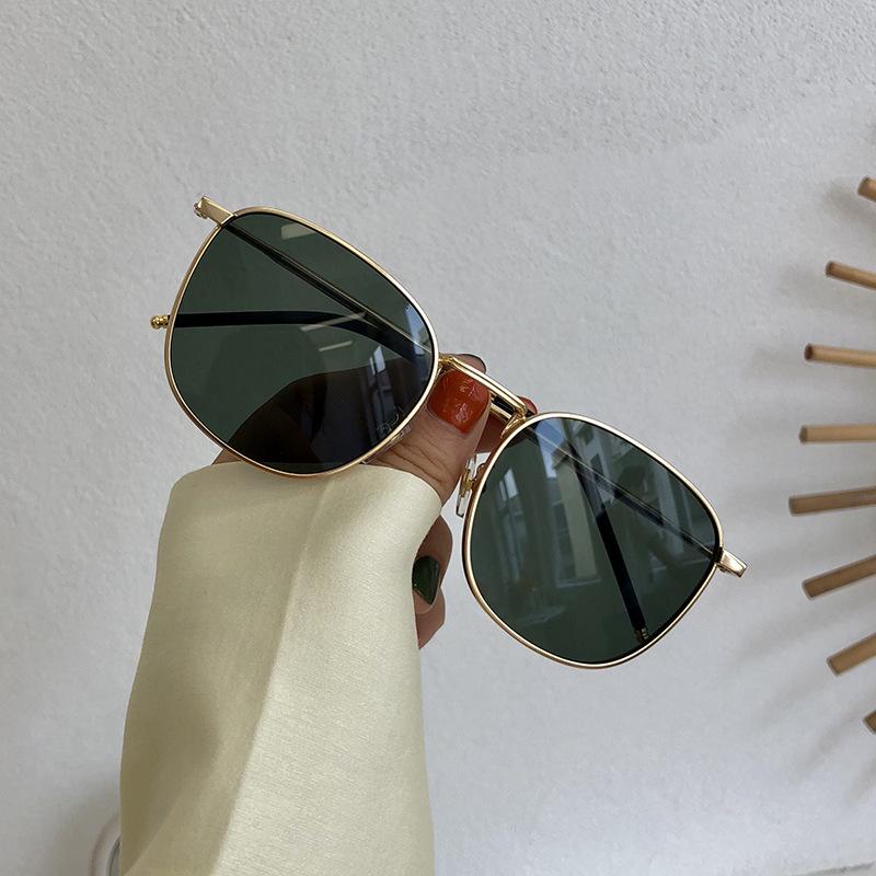 New Arrival Style Sunglasseses Men And Women Square-shaped Shape Alloy Glass Frame UV 400 Shielding Sunglasseses for Women Korean Style Glasses