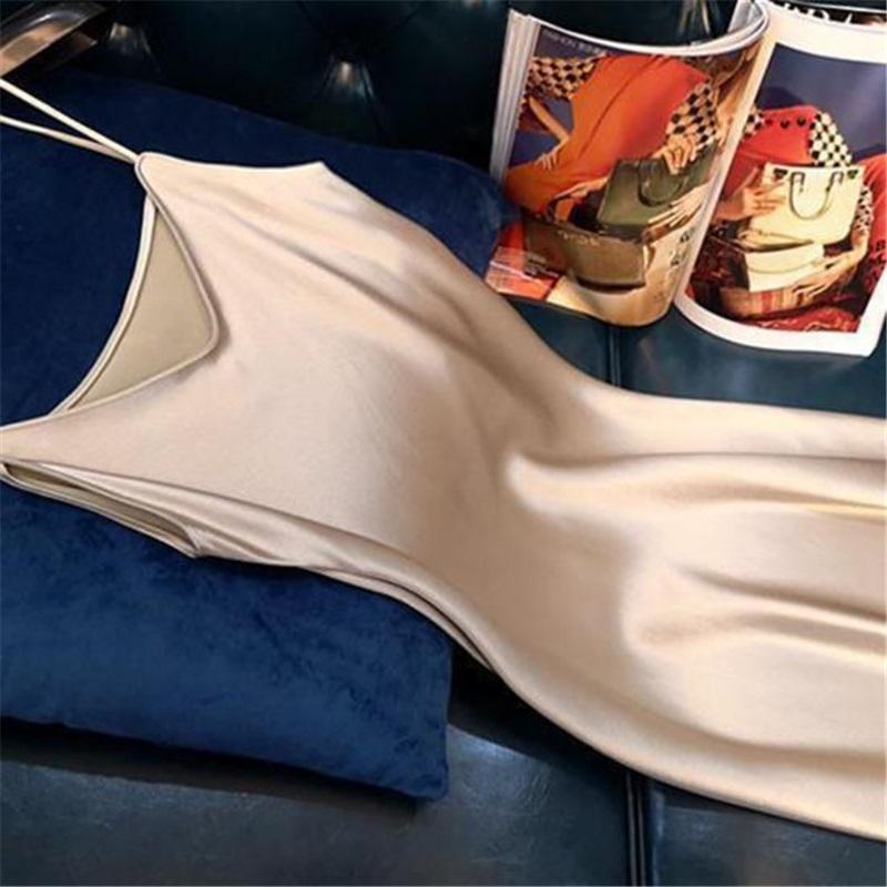 Женское платье-комбинация из шелковистого атласа с V-образным вырезом на бретельках сплошного цвета плюс размер трапециевидной формы со свободным подолом и открытой спиной без рукавов с ремешками платье для выпускного вечера миди-платье