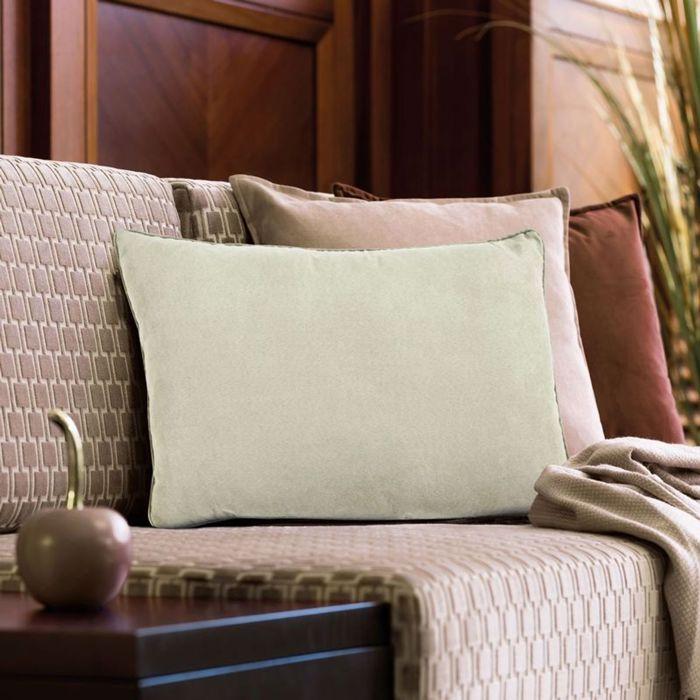 Coussin en suédine beige clair 60x40