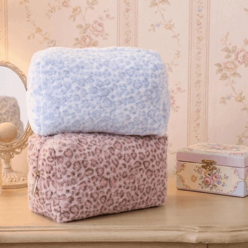 Plush Travel Toiletry Pouch Large Capacity Cosmetic Bag Durable Leopard Print Makeup Bag Women