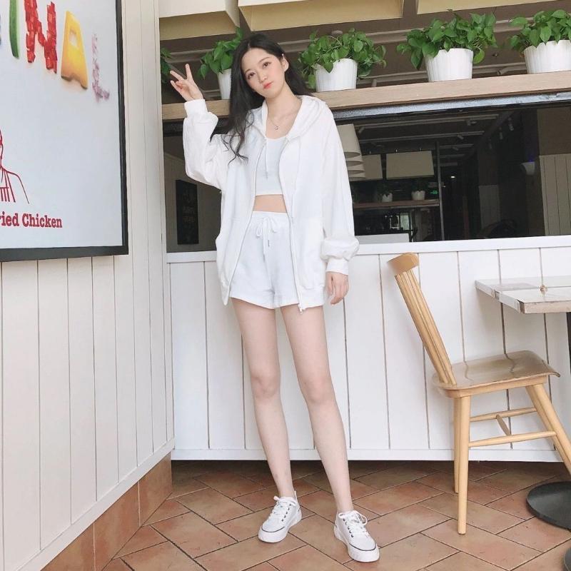 Домашняя одежда Пижамы женские 3 предмета пижамы корейские однотонные повседневные костюмы с шортами и пальто тренд домашней одежды