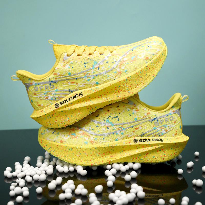 Men's shoes Red Rabbit autumn and winter new fluorescent real explosive carbon board soft-soled running shoes body test racing couple light sports s