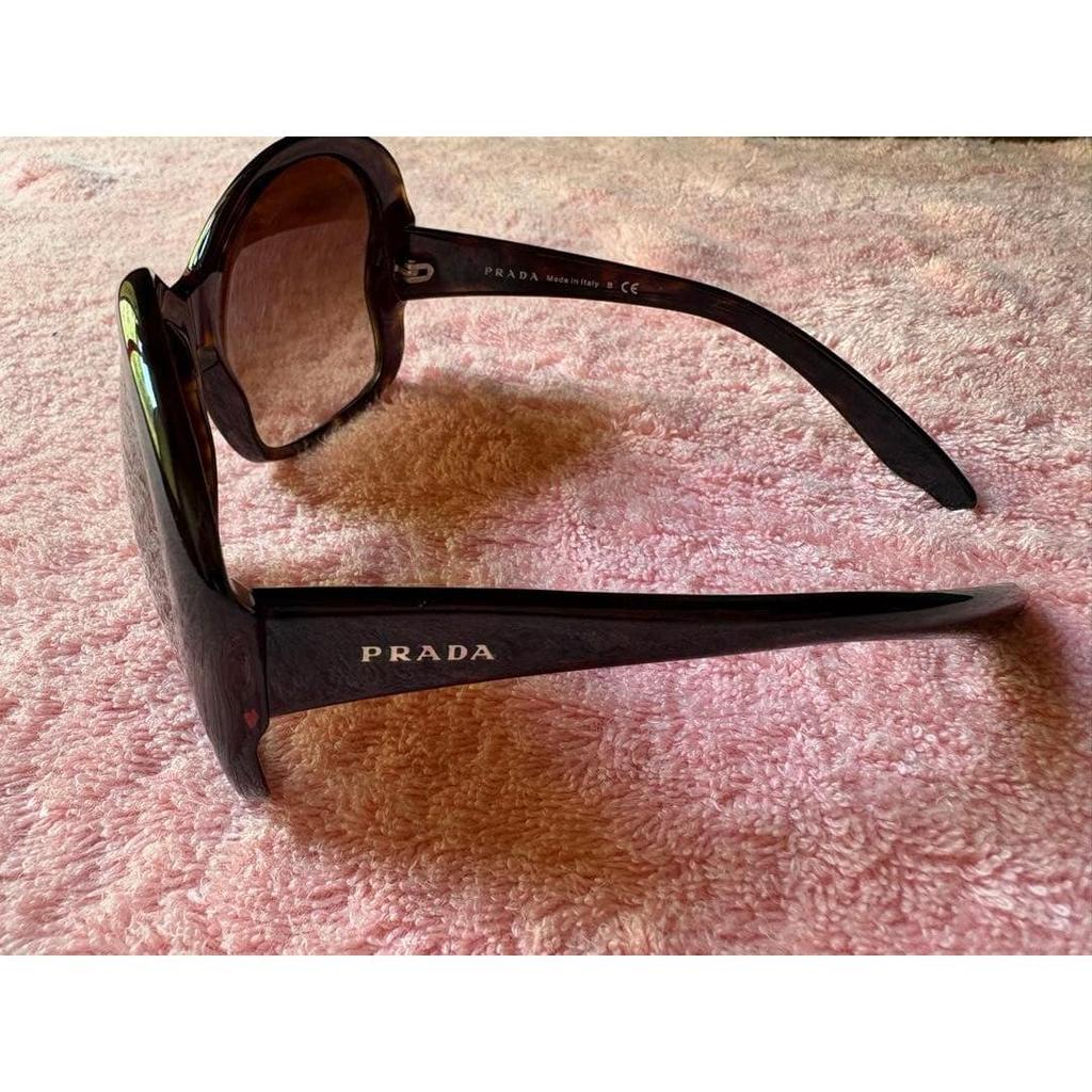 Б/у солнцезащитные очки [PRADA] с оправой-бабочкой, коричневые