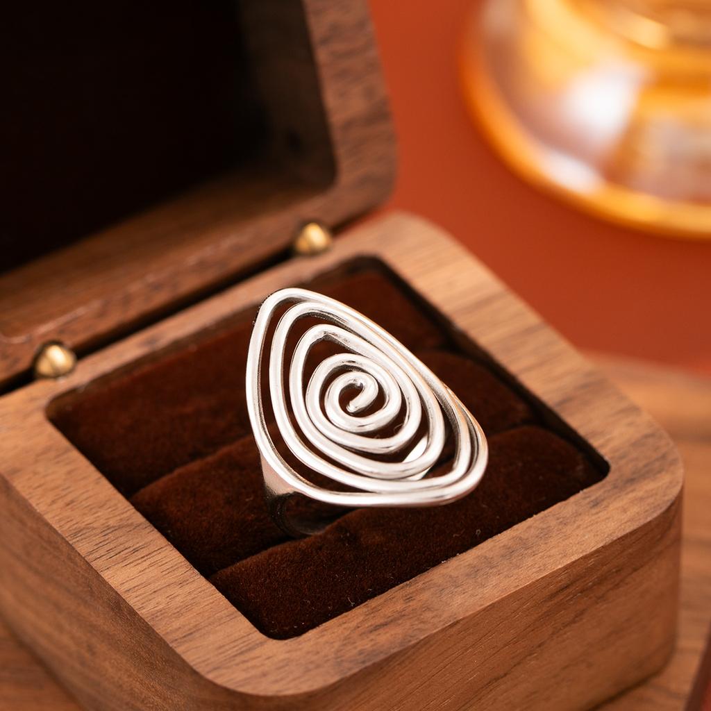 1Pcs Geometric threaded line stainless steel ring - adjustable ring with exaggerated finger ring design