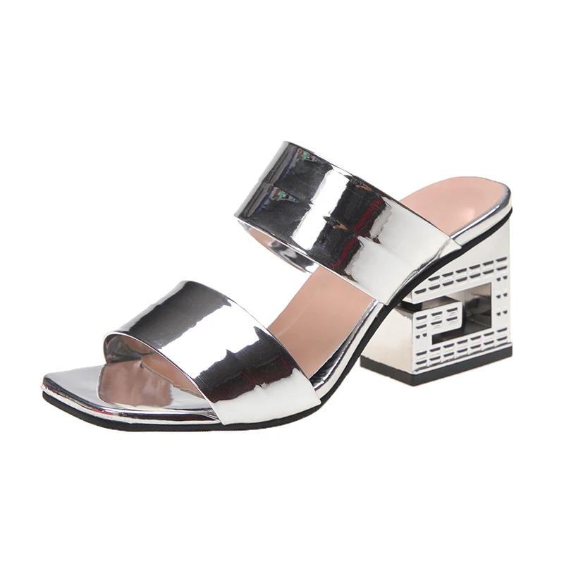 Мода 2024 года, новые сандалии, женские летние корейские туфли, простая верхняя одежда, повседневные тапочки на высоком каблуке в стиле феи, размер плюс 40