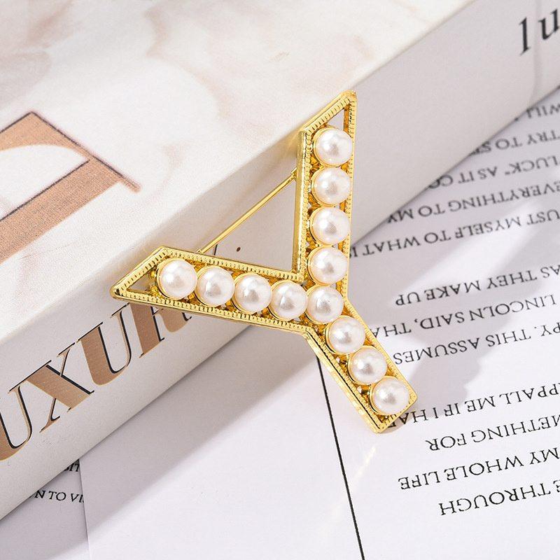 Брошь в классическом стиле, очаровательная брошь, булавка с буквой, модная брошь, модная булавка