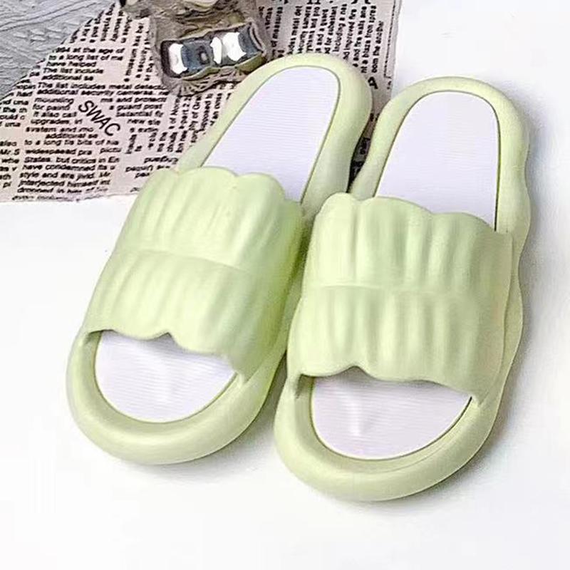 Женские тапочки, которые можно носить дома и принимать душ летом. Легкий, удобный и нескользящий. Студенческие тапочки одной линии