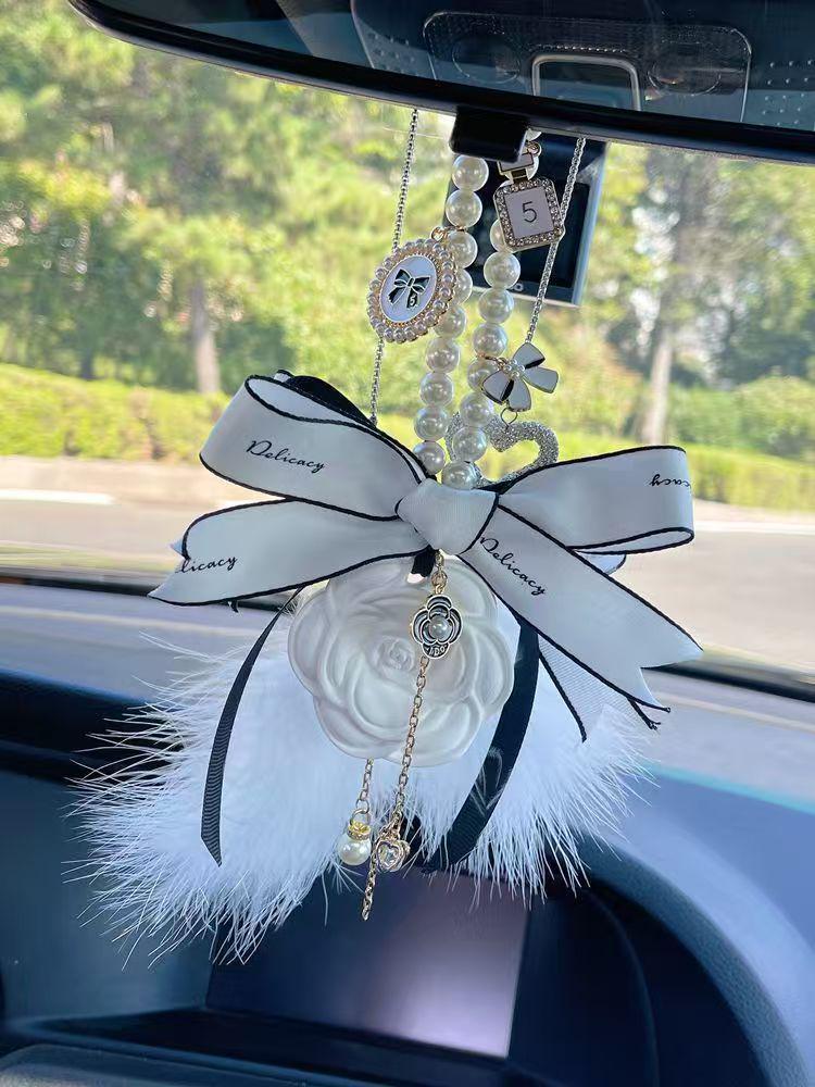 Подвеска на зеркало заднего вида и аромадиффузор «Аромат камелии» 2025