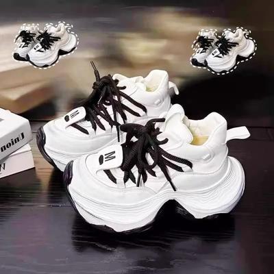 Модные женские вулканизированные 2025 Высококачественные женские уличные туфли для женщин Платформа Кроссовки Круглый носок Шнуровка Повседневные