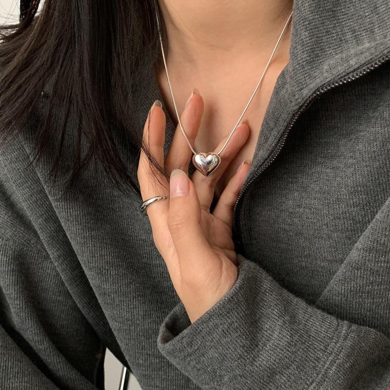 Эффектное простое ожерелье с подвеской в ​​форме сердца, модное уникальное колье-колье, цепочка на ключицу, ожерелье для женщин и девочек, ювелирные изделия, подарки