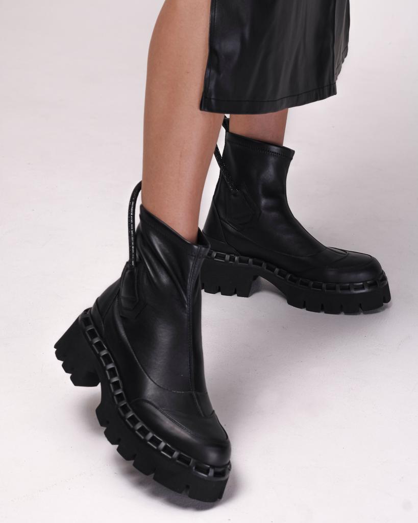 Ботинки на массивной подошве AQUAMARIN 804 36 черные кожа