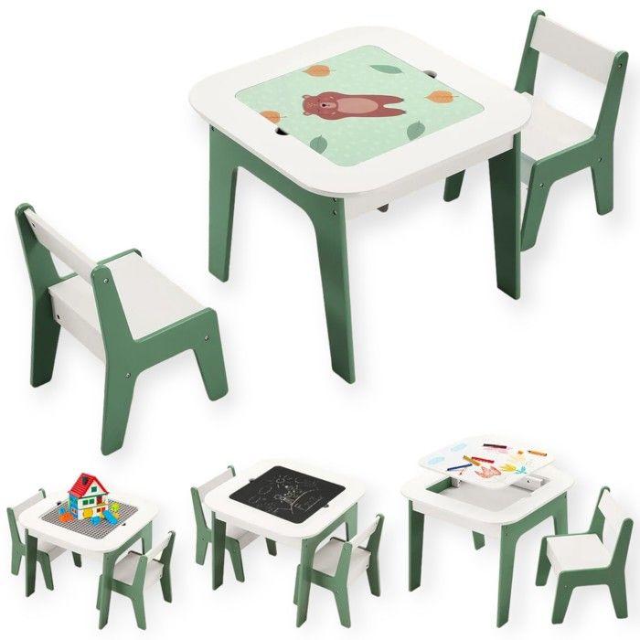 GINGER HOME Table Enfant 4 en 1 avec 2 Chaises – Plateaux Réversibles, Tableau Noir & Blocs type LEGO – Design FOREST