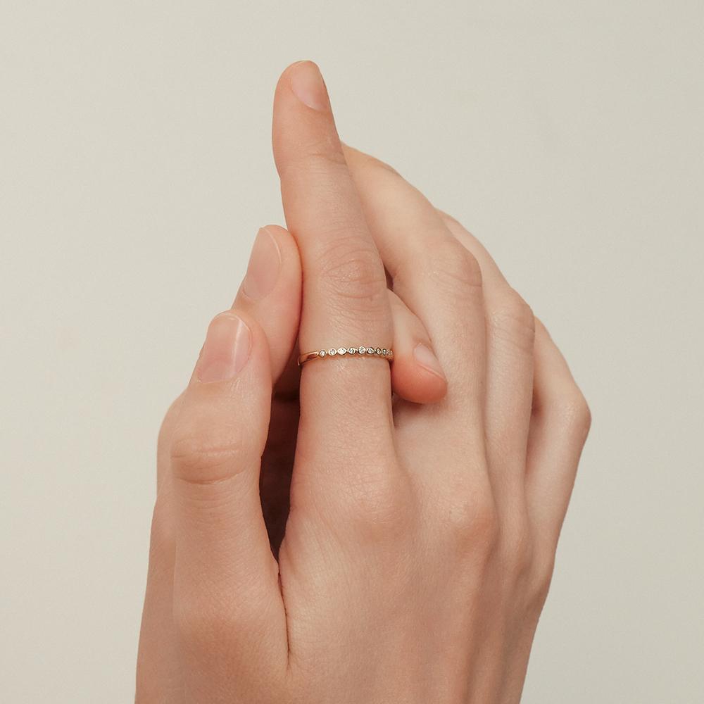 Lunne 14K Half Bezel Line Diamond Ring (14K Gold) #Lcr08 (B Type)