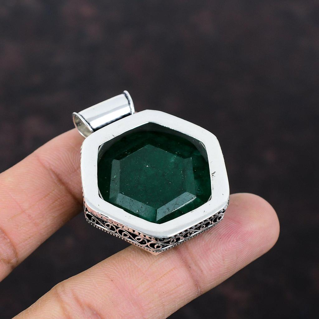 Ограненный замбийский изумрудный кулон. Подвеска из стерлингового серебра 925 пробы. Замечательный винтажный кулон. Ювелирный подарок ручной работы для ее кулона из натурального драгоценного камня.
