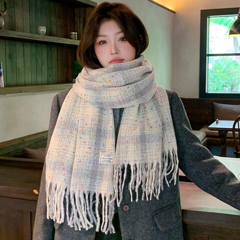 Dusenna Women's Plaid Tassel Scarf