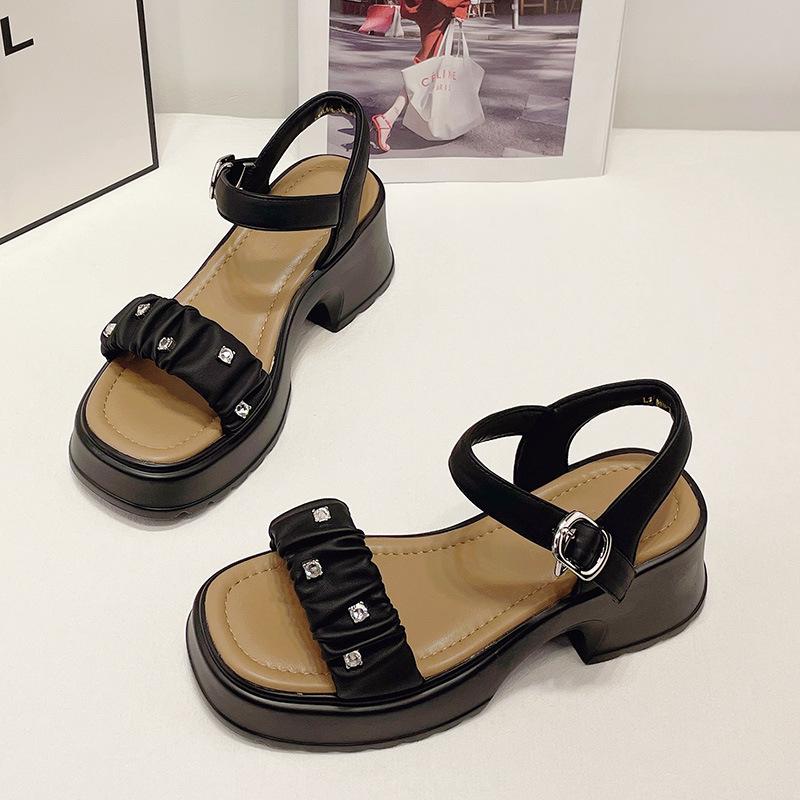 Sandals 2025 New Women's Summer French Versatile Not Tired Fairy Wind Soft Sole Platform High Heels Children's