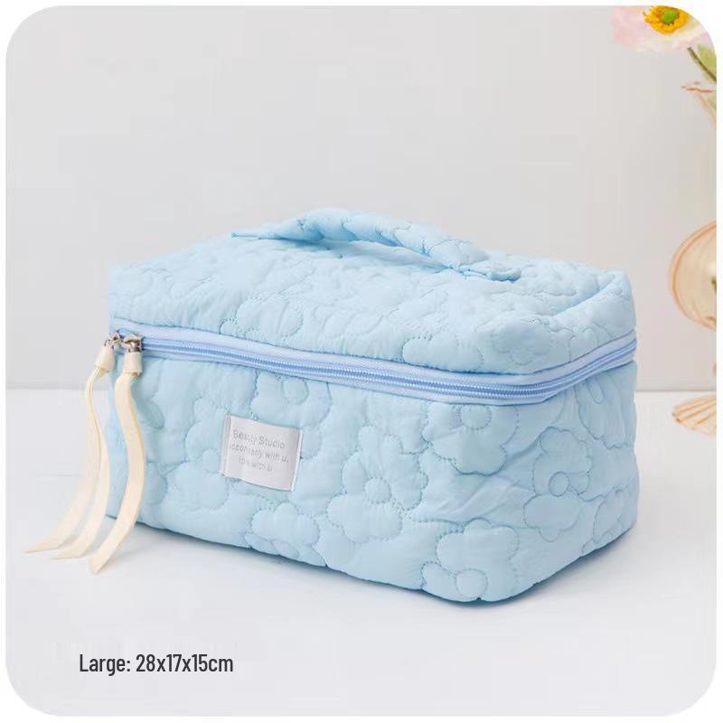 Облачная косметичка: Портативный мягкий дорожный органайзер большой вместимости, с пушистым дизайном, идеально подходит для хранения косметики или карандашей