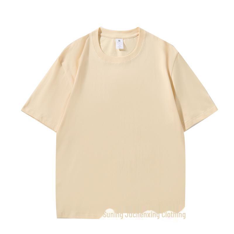 Футболка из плотного чистого хлопка плотностью 230 г, с коротким рукавом и свободными плечами, с фирменным логотипом — однотонная, унисекс.