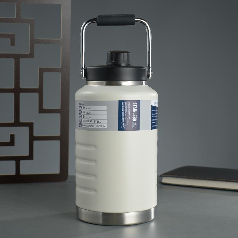 Large Capacity Insulated Water Bottle 316 Food Grade Stainless Steel Thermal Mug for Outdoor Running Cycling Sports