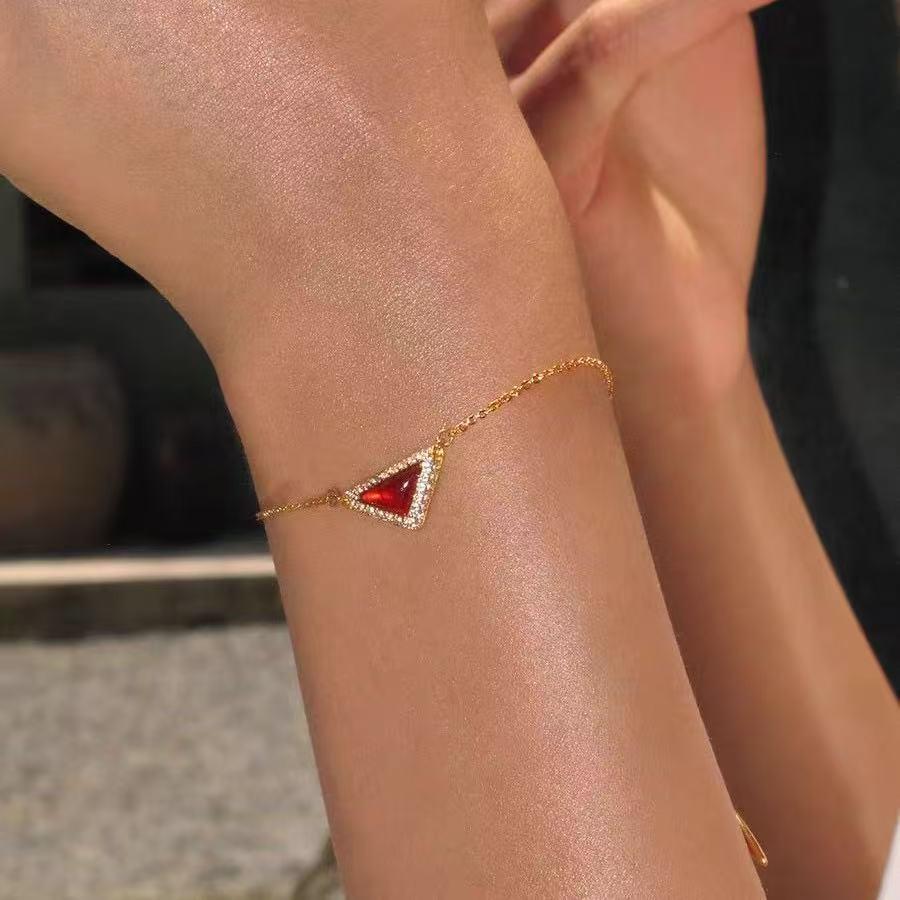 Ожерелье из натурального камня треугольной формы с бриллиантами - Роскошное, изысканное и универсальное колье-цепочка для ключицы для создания высококлассного стиля.