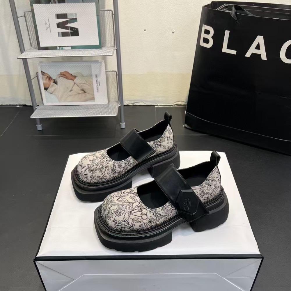 Модная женская повседневная обувь из натуральной кожи Мэри Джейн Одинарные туфли Новый квадратный носок Мягкая подошва Универсальные на липучке С мелким вырезом Одинарные туфли