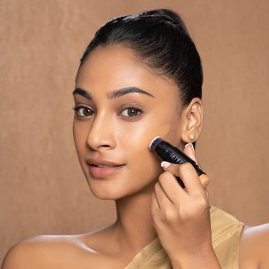 RENEE Face Base Foundation Stick с аппликатором Chai Tea 8 г | Обогащен белой глиной | Невесомая и стойкая формула | Бархатисто-матовый финиш