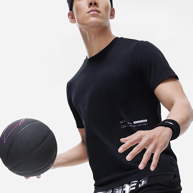 Li-Ning Футболка Wade Series однотонная, влагоотводящая, быстросохнущая, с коротким рукавом, мужская, черная ATST243-1