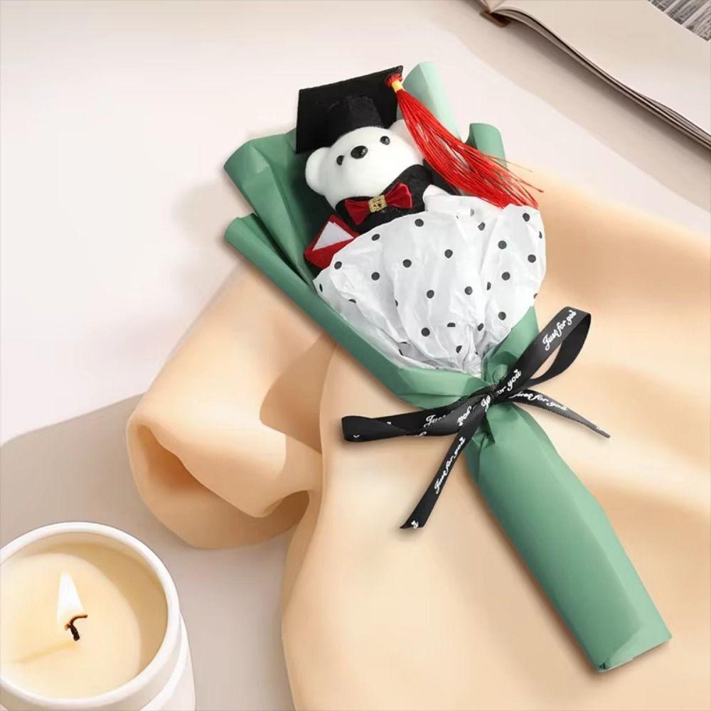 Прекрасный букет из мишек на выпускной Прекрасный мишка Докторский мишка Игрушечный мишка Плюшевый букет из мишек Сезон выпускных