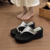 Летний набор шлепанцы на металлической танкетке с квадратным носком женские 2025 новые маленькие маффины носить крутые шлепанцы с юбкой