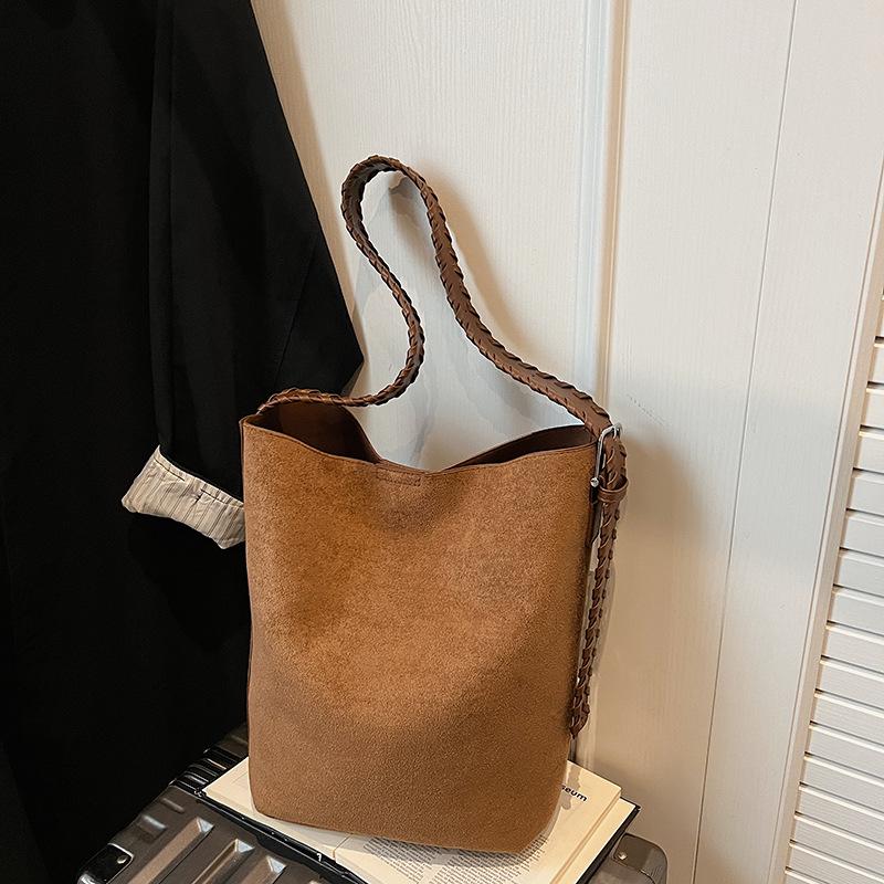 Простая ретро сумка большой вместимости женская 2025 новая универсальная сумка-мессенджер для поездок на работу, модная наплечная сумка-ведро под мышкой