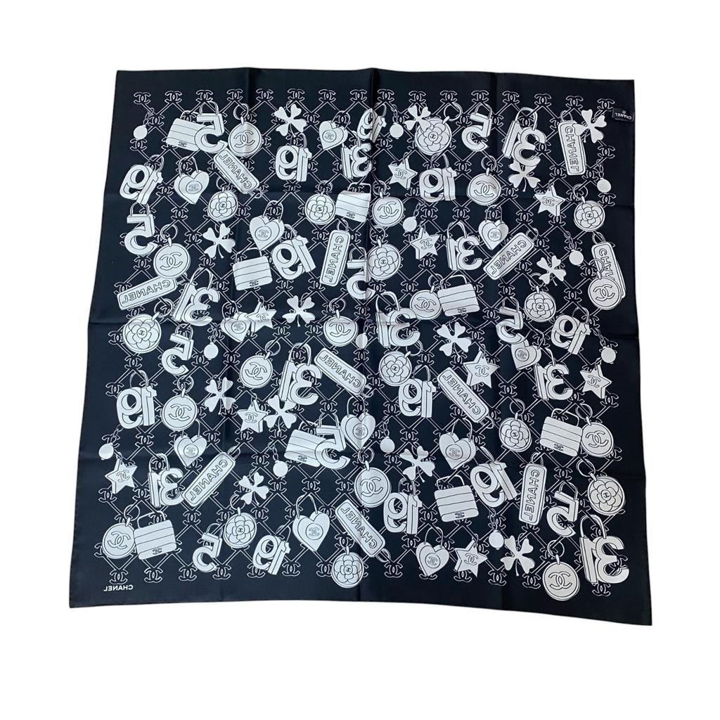 Used CHANELscarf Black/white Silk Women