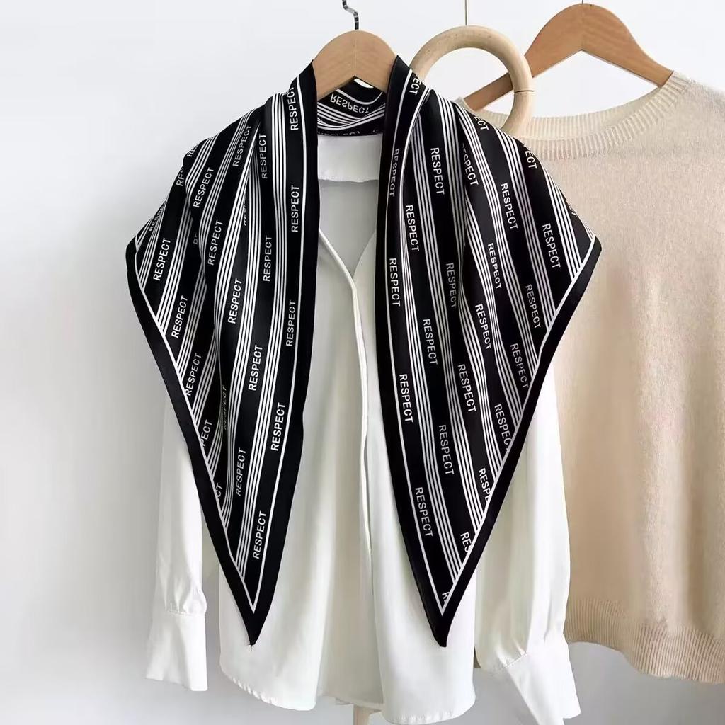 Fashion polka dot printed triangle towel women's summer fashion versatile commuter travel sunscreen scarf dual-purpose decorative fart curtain