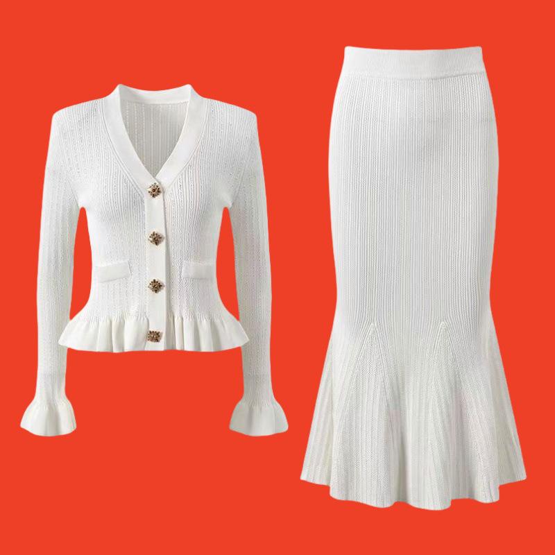 Осень/Зима 2025 Приталенный вязаный топ с рукавами-клеш + Пальто «рыбий хвост»