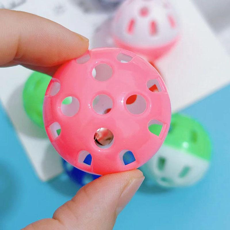 10 шт., игрушка для кошек, красочные полые катящиеся колокольчики, мяч, игрушка для кошек, клетка для жевания кошек, забавные сферические игрушки, товары для домашних животных и кошек