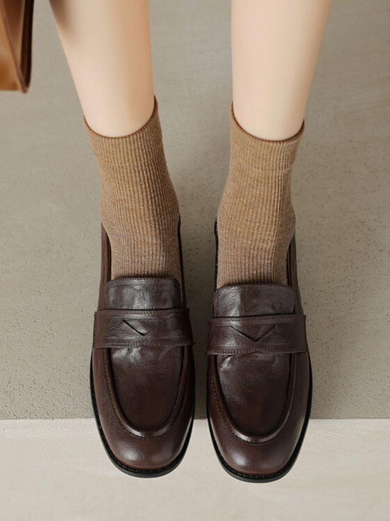 2025 новые лоферы на плоской подошве женские трендовые весенне-осенние новые французские туфли с круглым носком в ретро-стиле, одинарные туфли на одной педали, маленькие кожаные туфли