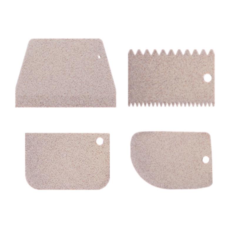 Набор из четырех скребков из полипропиленового пластика для приготовления тортов - включает трапециевидные и зубчатые скребки