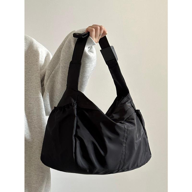 IELGY Waterproof Nylon Cloth Crossbody Dumpling Bag, Simple Sports Wind Large Capacity Casual Shoulder Tote Bag